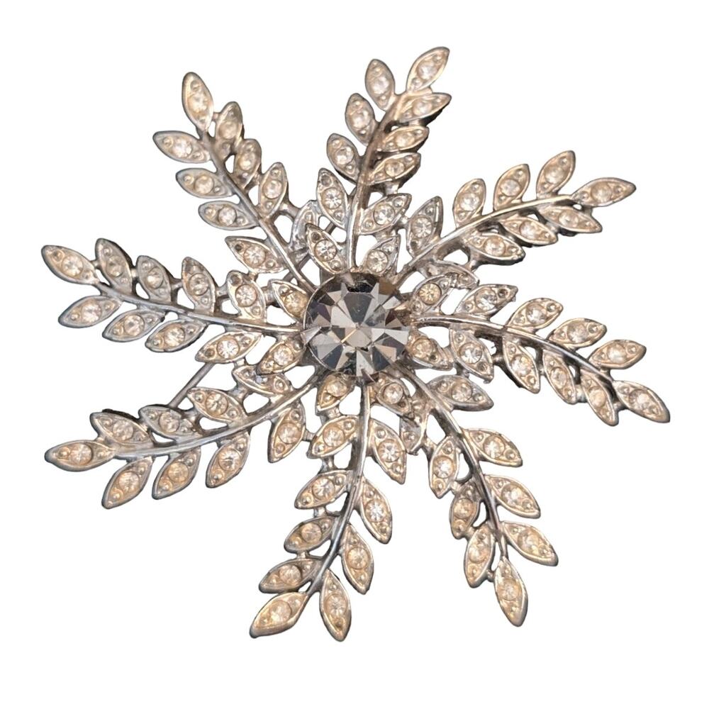 Vintage 1963 Sarah Coventry Silver Tone Rhinestone Snowflake Leaf Brooch